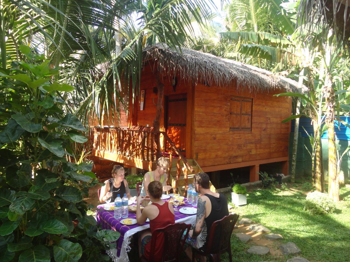 The Green Station Hotel Dikwella Bagian luar foto