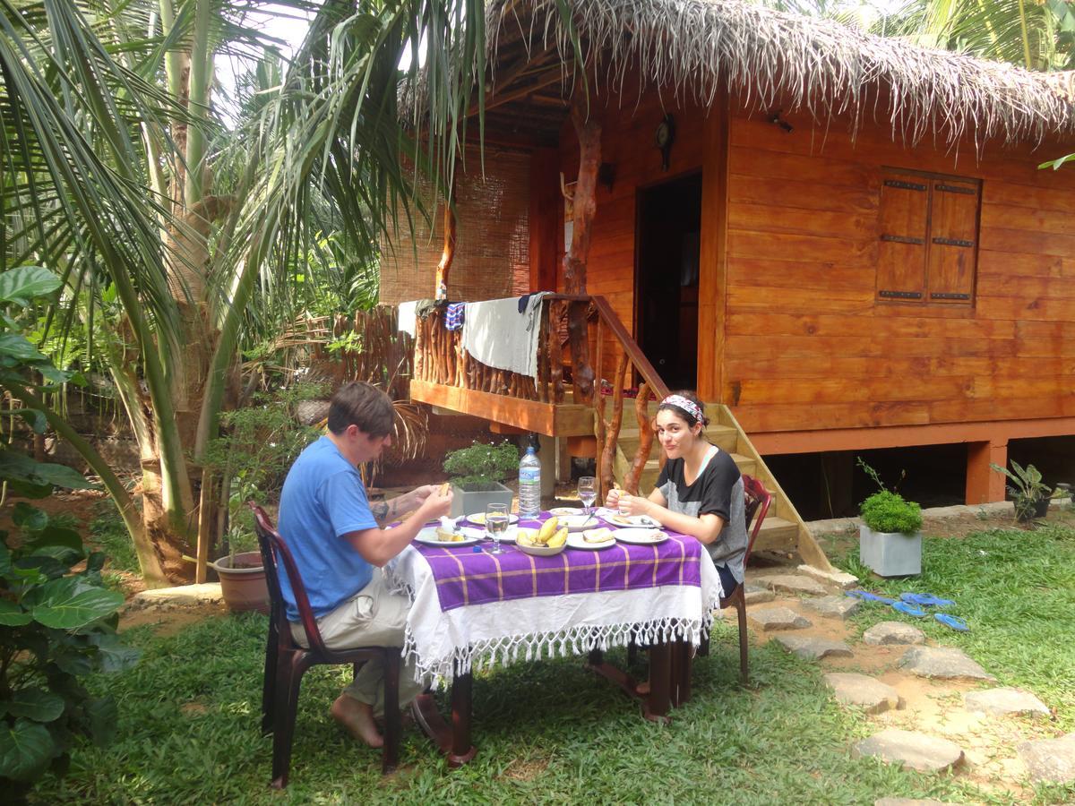 The Green Station Hotel Dikwella Bagian luar foto