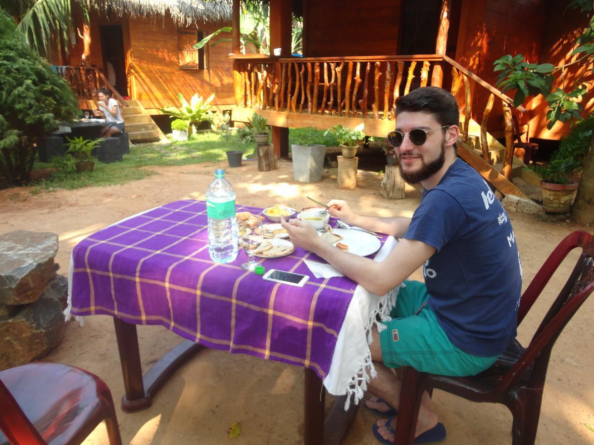 The Green Station Hotel Dikwella Bagian luar foto