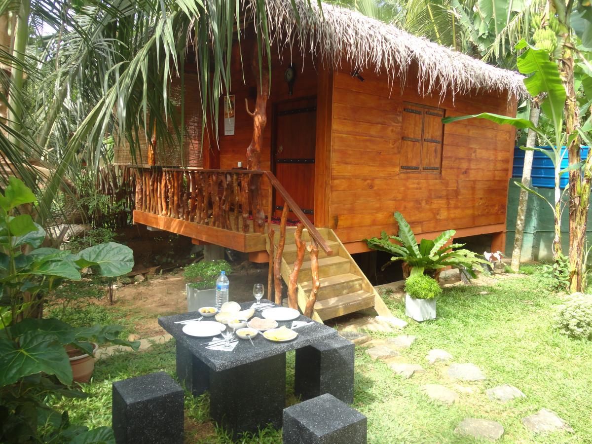 The Green Station Hotel Dikwella Bagian luar foto