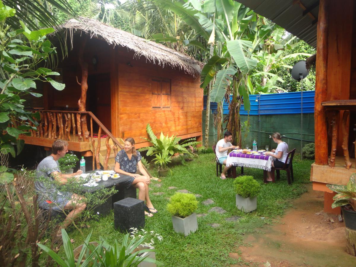 The Green Station Hotel Dikwella Bagian luar foto