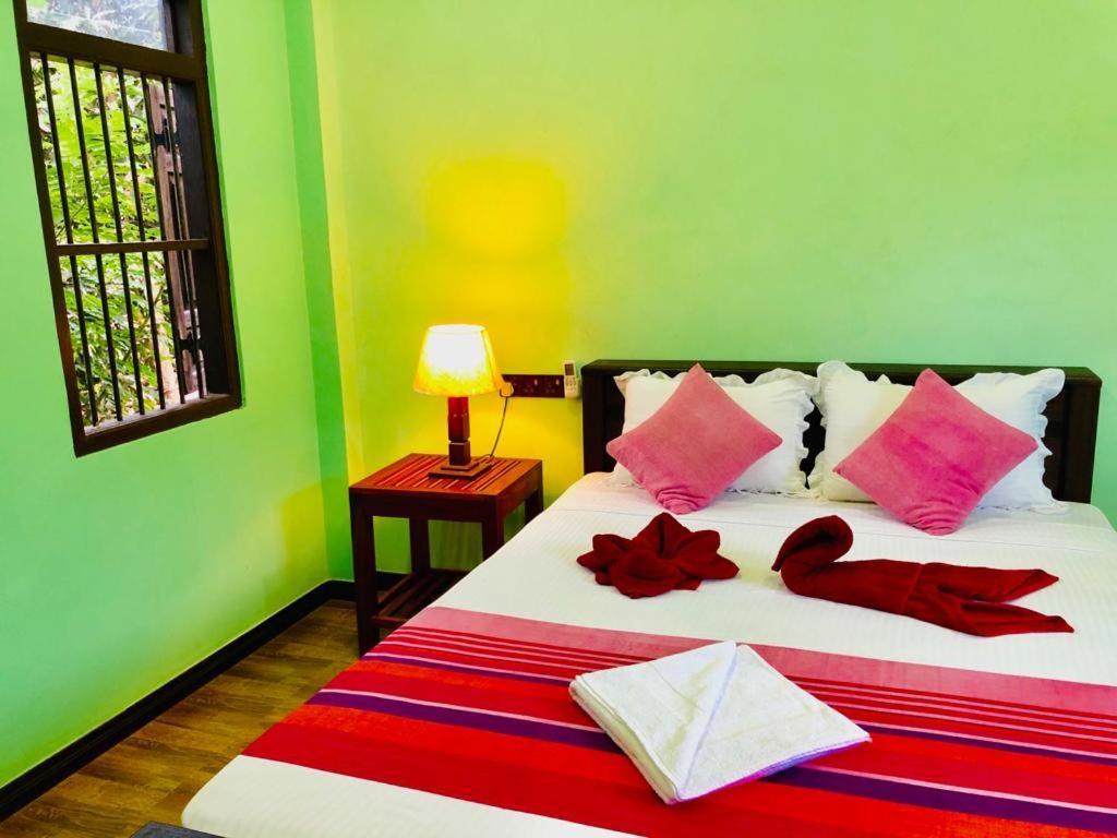 The Green Station Hotel Dikwella Bagian luar foto